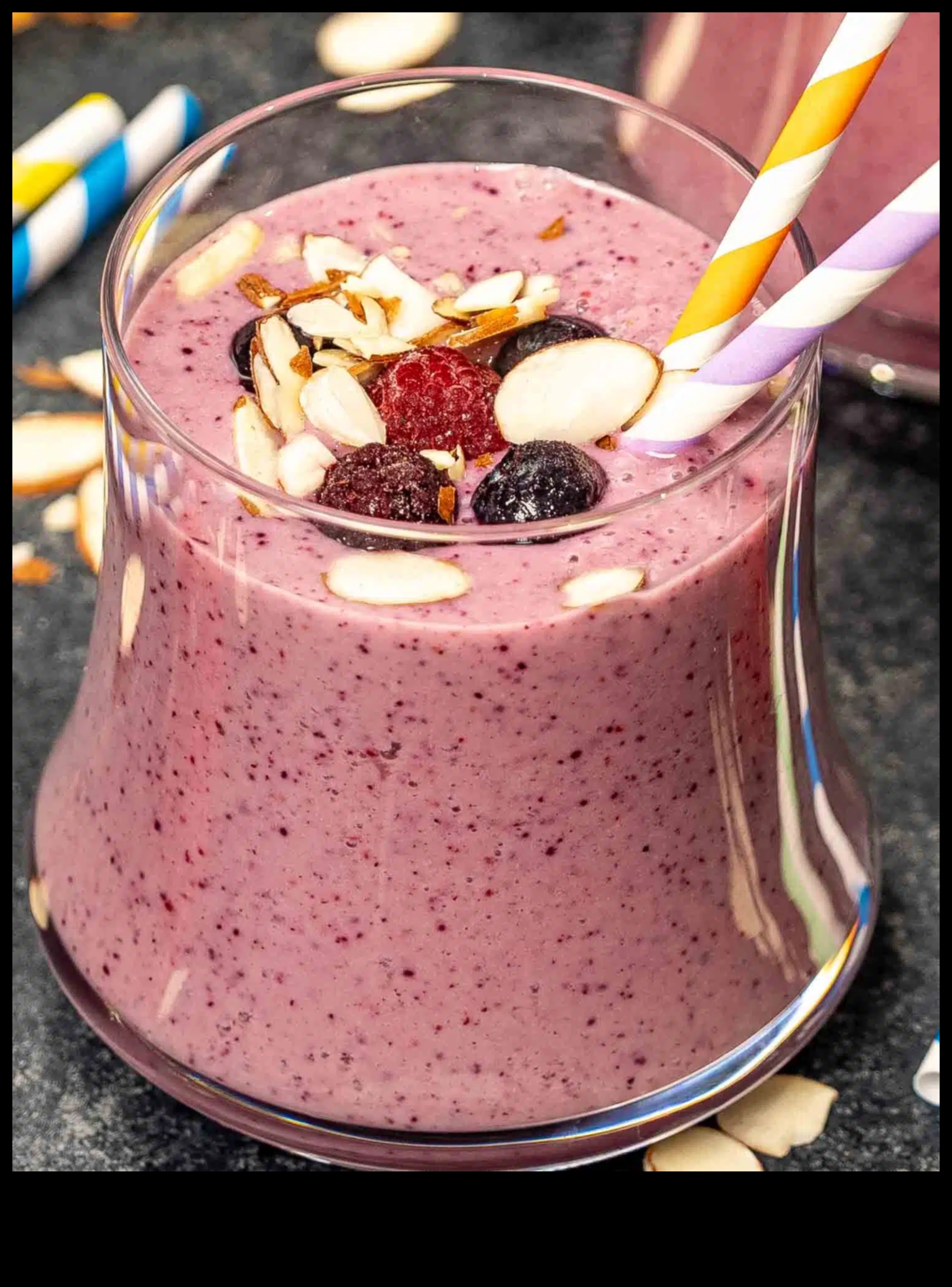 Ξεκινήστε σωστά τη μέρα σας με ένα Breakfast Bliss Smoothie 2 Breakfast Bliss: Ενεργοποιήστε το πρωί σας με υγιεινά Smoothies με φρούτα