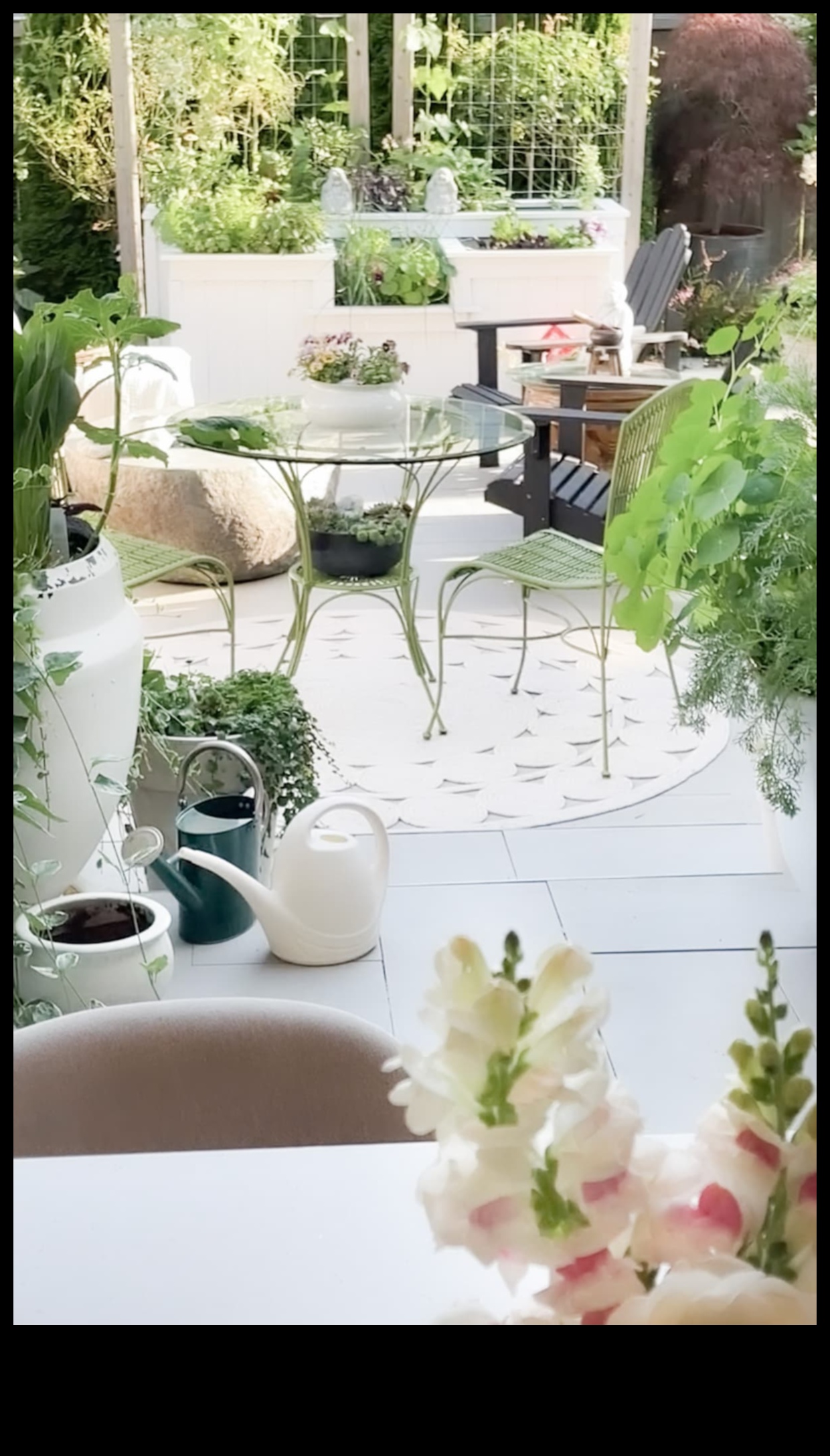 Sculpted Serenity διαχρονική διακόσμηση κήπου για κάθε στυλ 3 Sculpted Serenity: Κομψή διακόσμηση κήπου για όλα τα γούστα