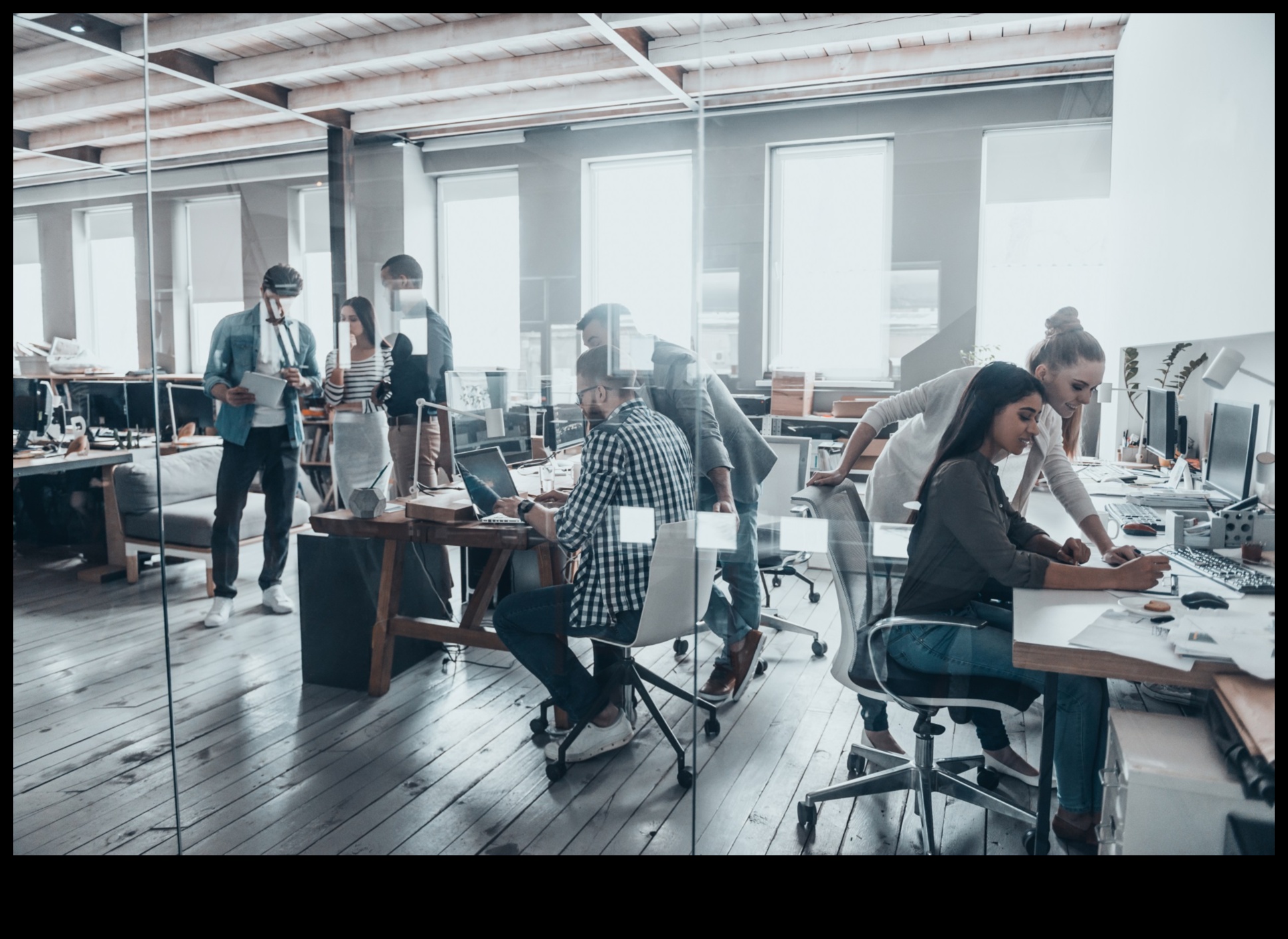 Αυξημένη απόδοση Πώς τα ηλεκτρονικά υψηλής απόδοσης ενισχύουν την παραγωγικότητα σε σταθμούς εργασίας γραφείου 2 Αυξημένη απόδοση: Ηλεκτρονικά υψηλής απόδοσης για σταθμούς εργασίας γραφείου