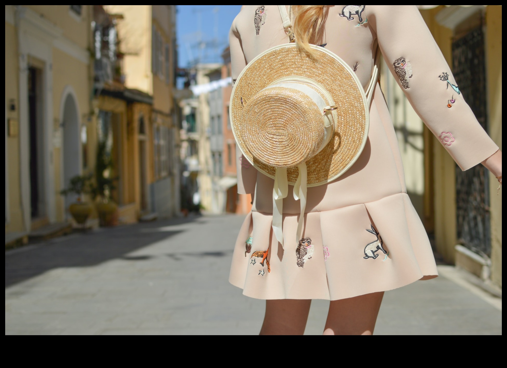 Chic Chronicles Μια περιήγηση στους πιο κομψούς προορισμούς του κόσμου 2 Chic Chronicles: Stories of Stylish Journeys Around the World