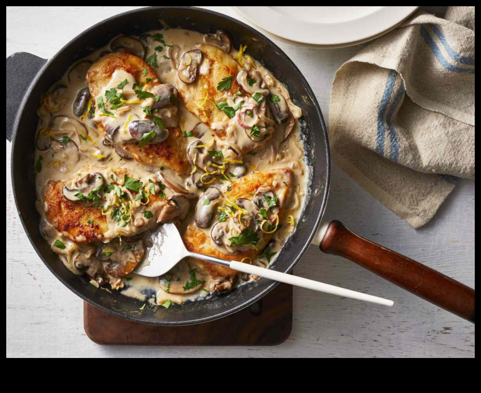 Γεύματα 30 λεπτών Νόστιμα πιάτα που δεν θα σας πάρουν όλη μέρα 1 Λιχουδιές που εξοικονομούν χρόνο: Απολαυστικά γεύματα 30 λεπτών για όλους